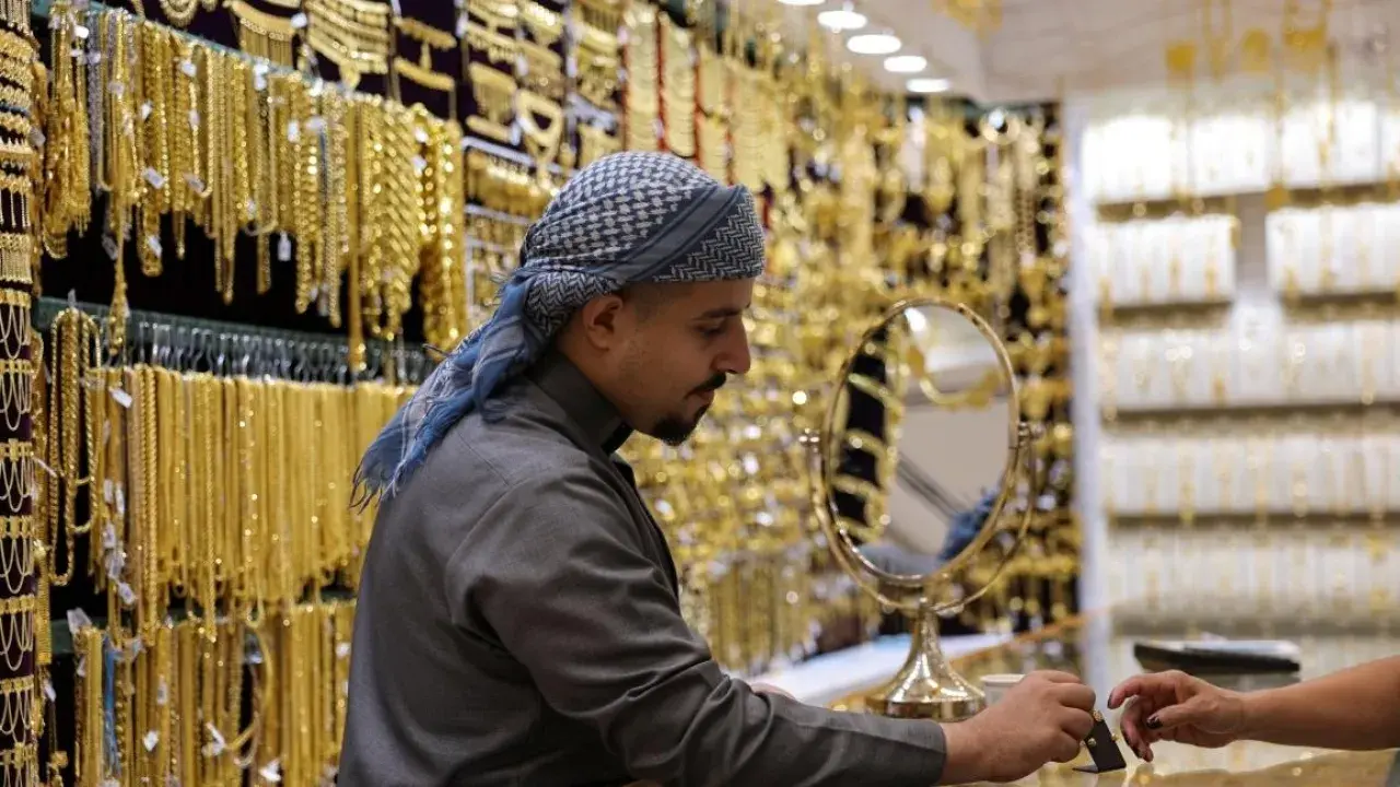 5 أسئلة جوهرية.. كيف تحول الذهب إلى الملاذ الآمن الأول عالمياً؟